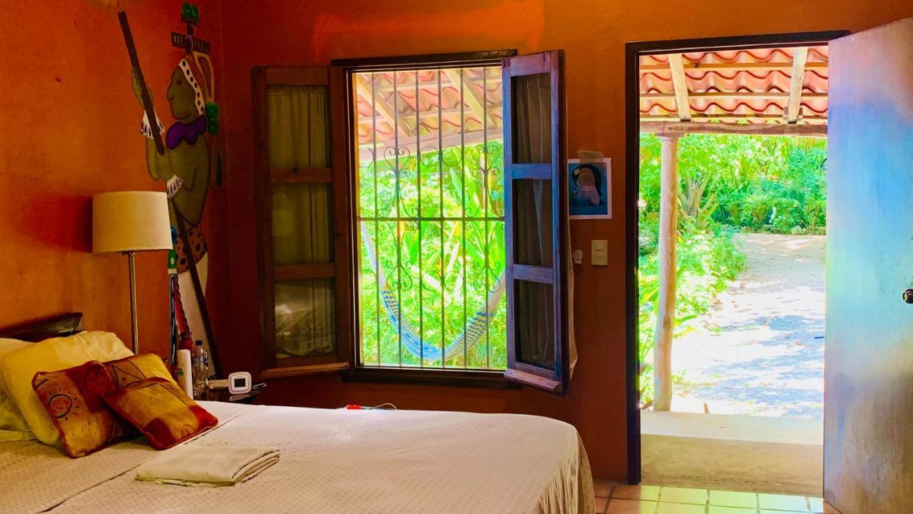 Gardenhotel Macan Che B&B Izamal Bagian luar foto