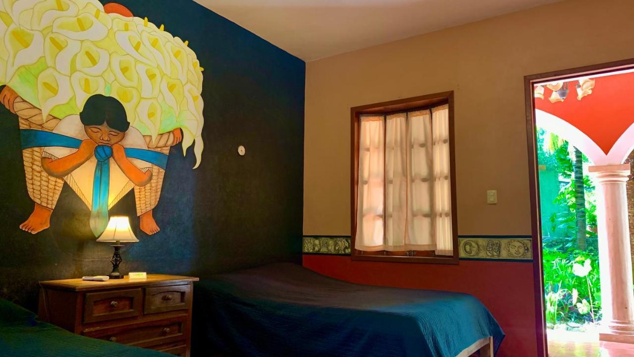 Gardenhotel Macan Che B&B Izamal Bagian luar foto