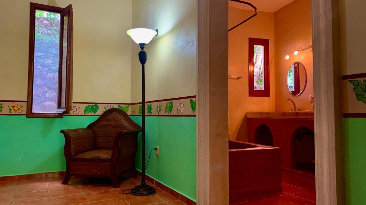 Gardenhotel Macan Che B&B Izamal Bagian luar foto