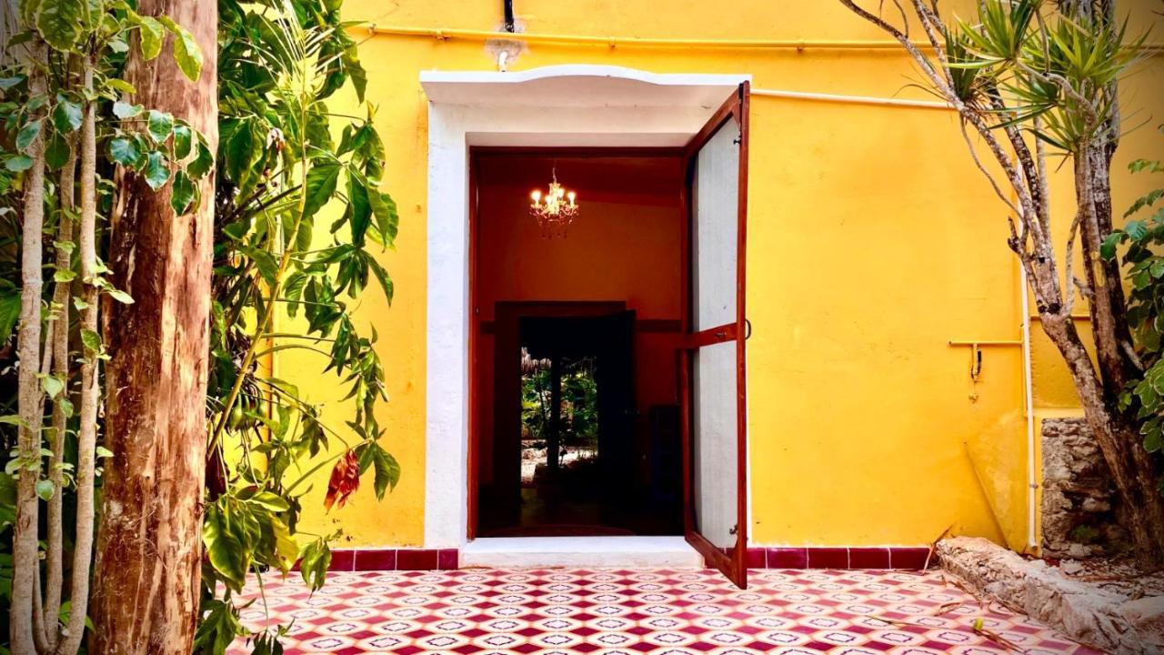 Gardenhotel Macan Che B&B Izamal Bagian luar foto