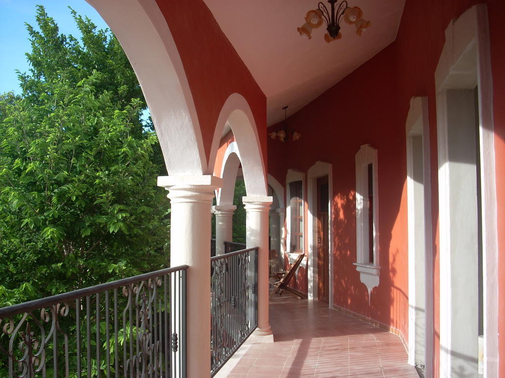 Gardenhotel Macan Che B&B Izamal Bagian luar foto